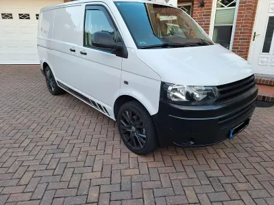 Gebraucht VW Multivan 103 PS (75 kW) 2011 Weiß Van / Kleinbus
