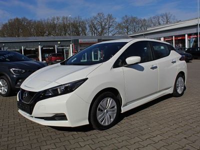 Gebraucht Nissan Leaf Visia 110 kW (150 PS) 2021 Weiß Kleinwagen