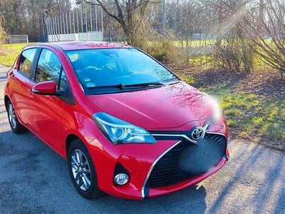 Gebraucht Toyota Yaris Edition 100 PS (73 kW) 2017 Rot Kleinwagen