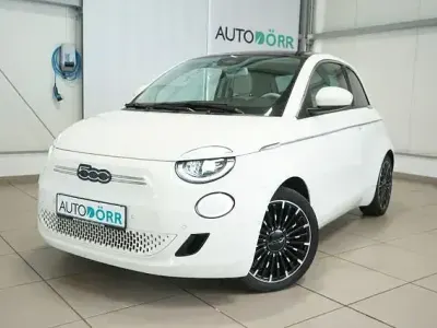Gebraucht Fiat 500e La Prima 86 kW (118 PS) 2023 Weiß Kleinwagen