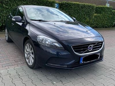 Gebraucht Volvo V40 150 PS (110 kW) 2015 Blau Limousine