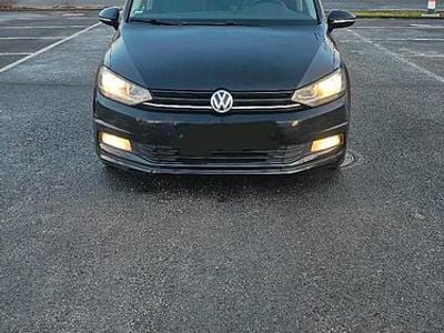 Schwarz Gebraucht 2016 VW Touran Van / Kleinbus | 12.500 €