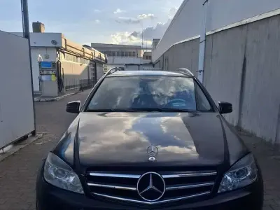Gebraucht Mercedes C200 Edition 136 PS (100 kW) 2009 Schwarz Limousine