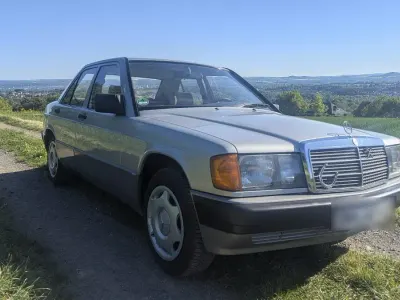 Gebraucht Mercedes 190 118 PS (86 kW) 1989 Silber Limousine