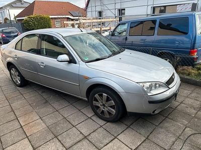 Silber Gebraucht 2002 Ford Mondeo Limousine | 650 € (Superpreis)
