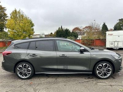 Gebraucht Ford Focus ST-Line 125 PS (91 kW) 2022 Magneticgrau Kombi
