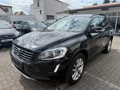 Gebraucht Volvo XC60 Momentum 190 PS (139 kW) 2017 Schwarz SUV