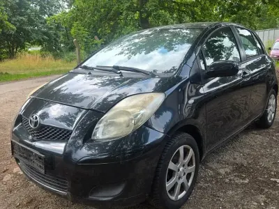Gebraucht Toyota Yaris Cool 69 PS (50 kW) 2009 Schwarz Kleinwagen