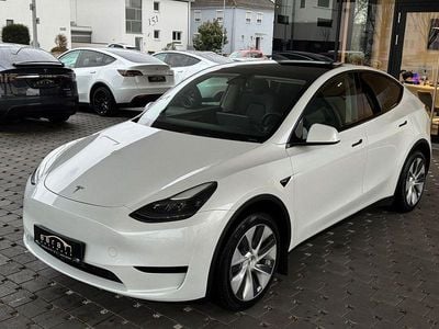 Gebraucht Tesla Model Y Standard Range 219 kW (299 PS) 2023 Pearl white multicoat metallic (metallic) SUV