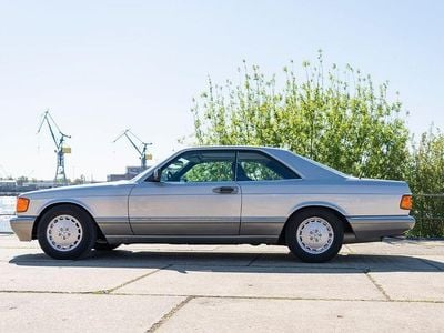 Second-hand Mercedes 500 218 CP (160 kW) 1985 Argintiu Coupe
