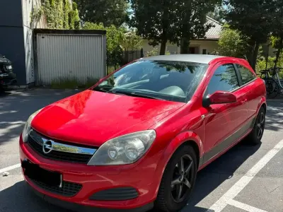 Gebraucht Opel Astra GTC 90 PS (66 kW) 2008 Rot Kleinwagen