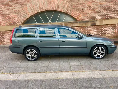 Gebraucht Volvo V70 140 PS (102 kW) 2001 Grün Kombi