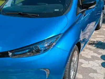 Second-hand Renault Zoe LIMITED 52 kW (72 CP) 2019 Albastru Hatchback