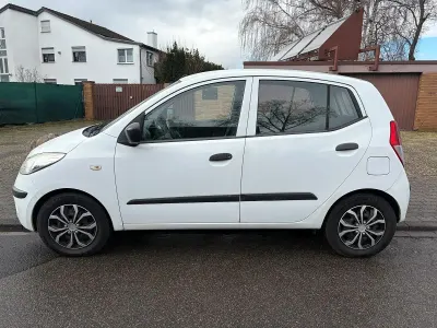Gebraucht Hyundai i10 67 PS (49 kW) 2009 Weiß Kleinwagen