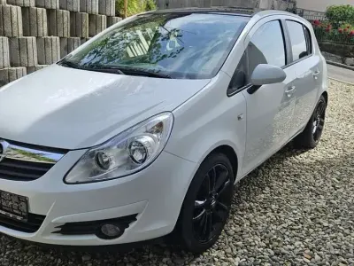 Gebraucht Opel Corsa Color Edition 101 PS (74 kW) 2010 Weiß Kleinwagen