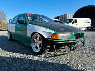 Gebraucht BMW 323 190 PS (139 kW) 1993 Grün Limousine