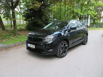 Gebraucht Opel Grandland X 131 PS (96 kW) 2023 Schwarz SUV