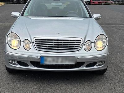 Mercedes E200