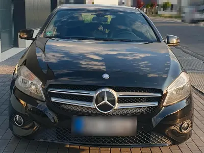 Second-hand Mercedes A180 Urban 122 CP (89 kW) 2014 Negru Hatchback