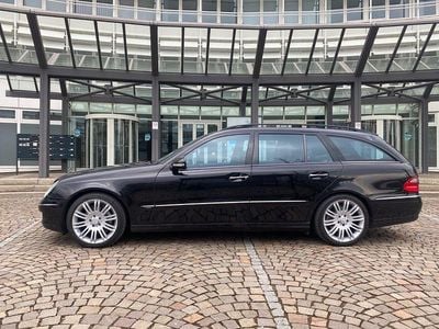 Gebraucht Mercedes E280 Avantgarde 190 PS (139 kW) 2008 Schwarz Limousine