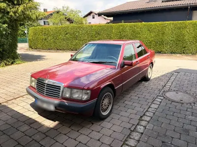 Gebraucht Mercedes 190 122 PS (89 kW) 1992 Rot Limousine