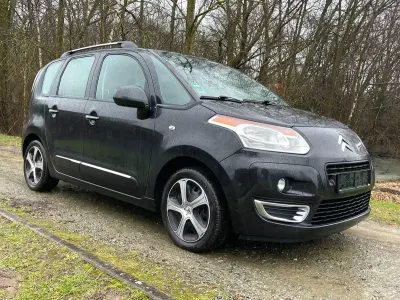 Usado Citroën C3 Exclusive 109 CV (80 kW) 2010 Negro Monovolumen
