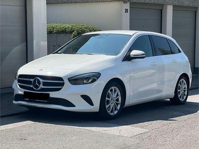 Mercedes B220