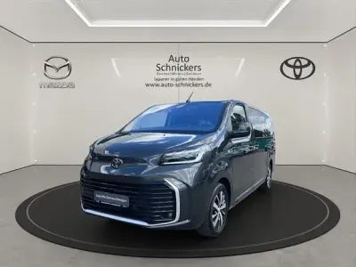 Gebraucht Toyota Proace Verso Club 177 PS (130 kW) 2024 Titanium grey metallic Kombi