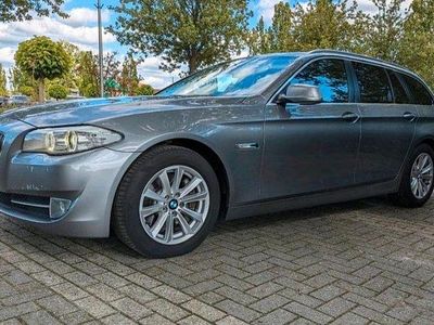 Grau Gebraucht 2011 BMW 530 Sport Line Kombi | 8.999 € (Fairer Preis)