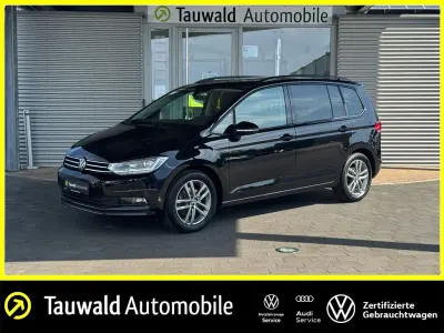 Gebraucht VW Touran Comfortline 150 PS (110 kW) 2024 Schwarz Van / Kleinbus