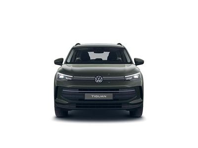 Cipressinogrün metallic Gebraucht 2024 VW Tiguan Life SUV | 41.910 € (Fairer Preis)