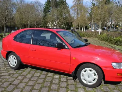 Gebraucht Toyota Corolla XLi 75 PS (55 kW) 1996 Rot Limousine
