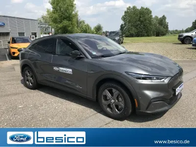 Gebraucht Ford Mustang Mach-E 197 kW (269 PS) 2023 Carbonized gray/asher gray (grau) SUV