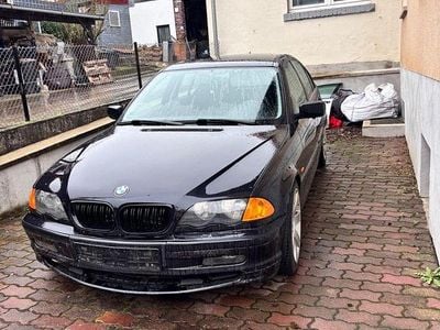 Gebraucht BMW 320 150 PS (110 kW) 2000 Schwarz Limousine