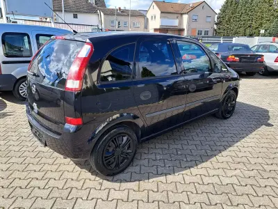 Używany Opel Meriva 87 KM (63 kW) 2003 Czarny Minivan