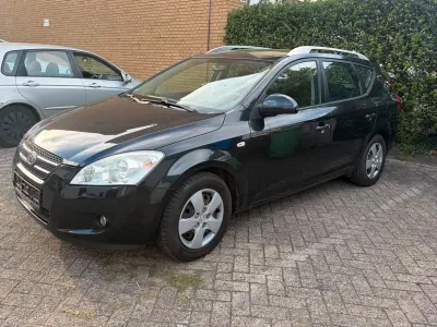 Gebraucht Kia Ceed 109 PS (80 kW) 2008 Schwarz Kleinwagen