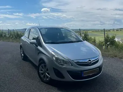 Gebraucht Opel Corsa Active 87 PS (63 kW) 2013 Silber Kleinwagen
