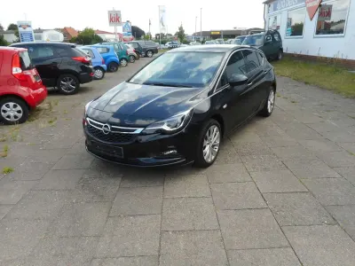 Gebraucht Opel Astra Innovation 125 PS (91 kW) 2016 Dunkel schwarz metallic Limousine