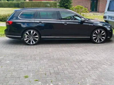 Gebraucht VW Passat R-line 150 PS (110 kW) 2020 Schwarz Kombi