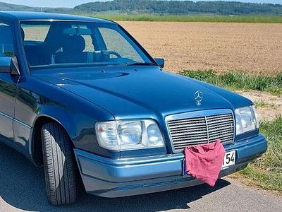 Brugt Mercedes E220 150 HK (110 kW) 1994 Blå Sedan