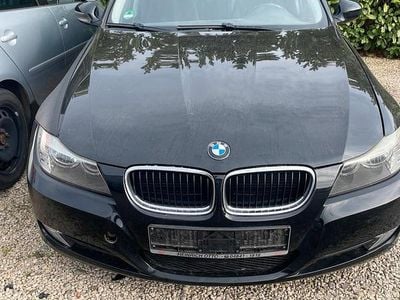 Gebraucht BMW 318 143 PS (105 kW) 2009 Schwarz Kombi
