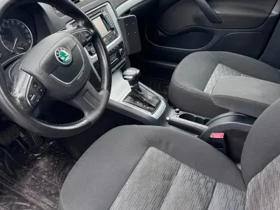 Gebraucht Skoda Octavia 140 PS (102 kW) 2013 Blau Kombi