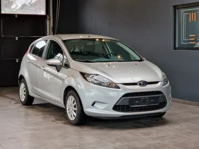 Usata Ford Fiesta Trend 82 CV (60 kW) 2010 Grigio Berlina