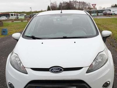 Gebraucht Ford Fiesta Champions Edition 60 PS (44 kW) 2012 Weiß Limousine