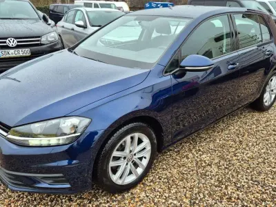 Używany VW Golf VIII Trendline 116 KM (85 kW) 2020 Niebieski Sedan/Limuzyna