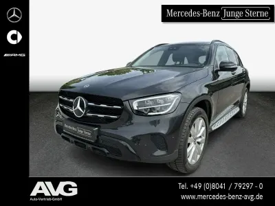 Używany Mercedes GLC300e Night 320 KM (235 kW) 2021 Szary SUV