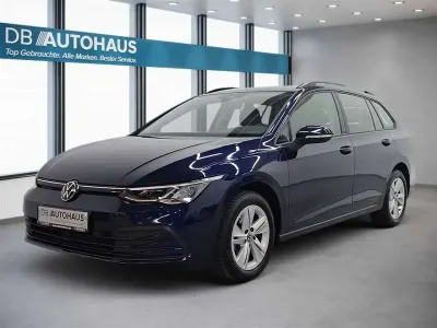 Second-hand VW Golf VIII Life 110 CP (80 kW) 2024 Albastru Break