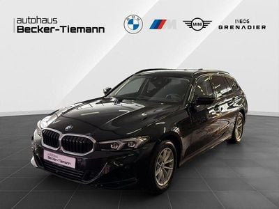 Saphirschwarz Gebraucht 2022 BMW 320 Kombi | 23.892 € (Guter Preis)