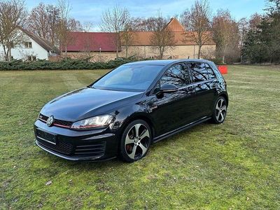 Schwarz Gebraucht 2015 VW Golf Pro Limousine | 14.850 € (Fairer Preis)