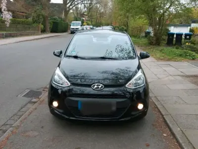 Gebraucht Hyundai i10 Passion 87 PS (63 kW) 2016 Schwarz Kleinwagen